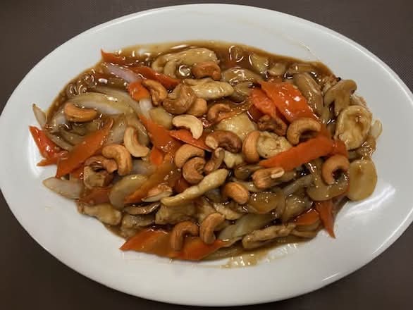 69. Chicken Cashew (Gà Xào Hạt Điều)