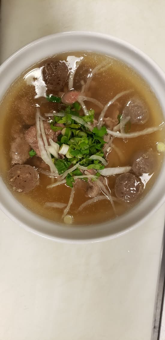29. Phở Tái Bò Viên