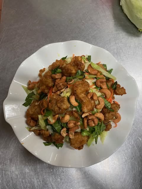 17. Special General Tao Chicken Salad (Gỏi Gà General Tao Chicken Salad) (Mild)