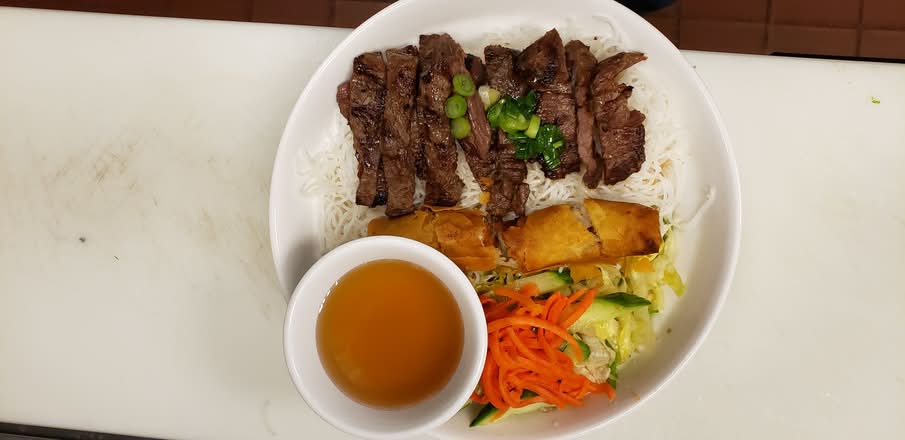 52. Bún Chả Giò Thịt Nướng (Heo, Bò hay Gà)