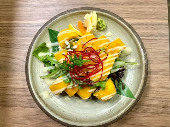 Mango Paradise Roll (8 pcs)