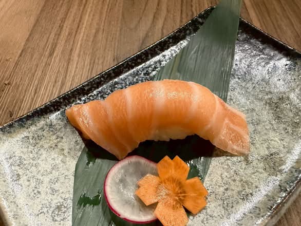 Salmon Nigiri