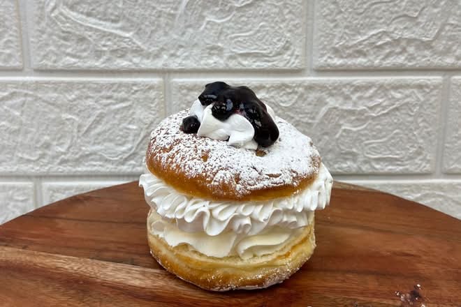 Cream Donut Sandwich
