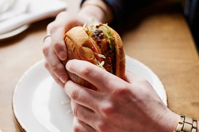 Classic Cheeseburger