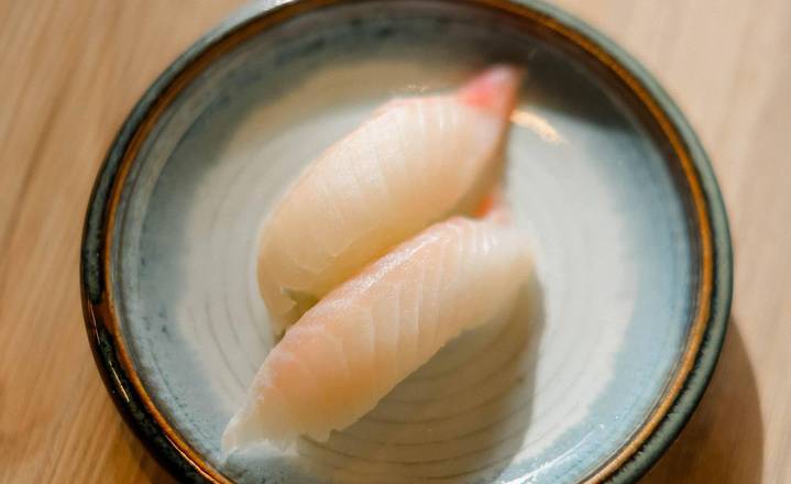 Tai Sushi (Red Snapper) (2 Pcs)