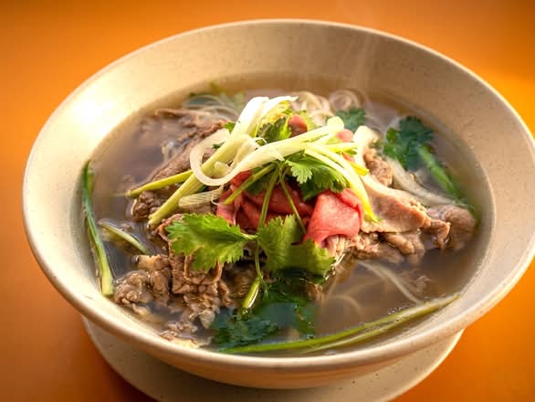 34. Pho with Rare Beef & Brisket (Phở Tái Nạm)