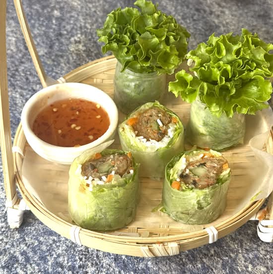 Special Salad Roll (Cuốn Đặc Biệt) (1 roll)