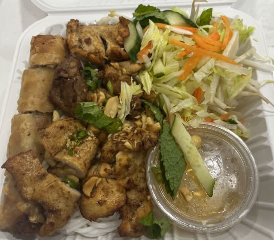 450. Bún Chả Giò, Gà Nướng