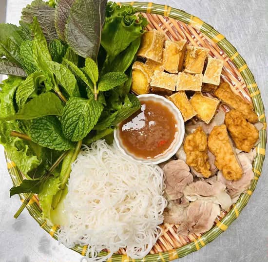 S6. Bún đậu mắm tôm, chả mực/ Fried Tofu, Squid Patties & Sliced Pork with Vermicelli and Shrimp Sauce