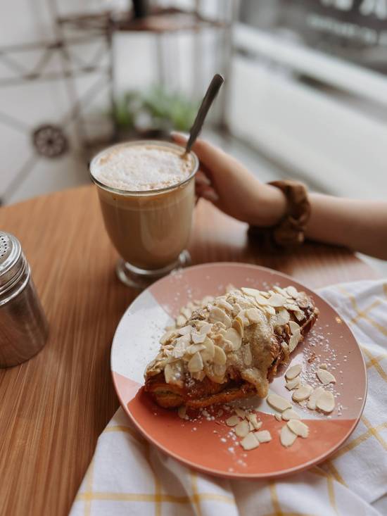 Croissant aux amandes maison