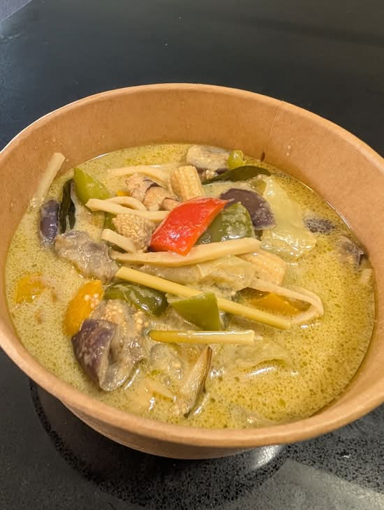 Green Curry (Medium Hot)