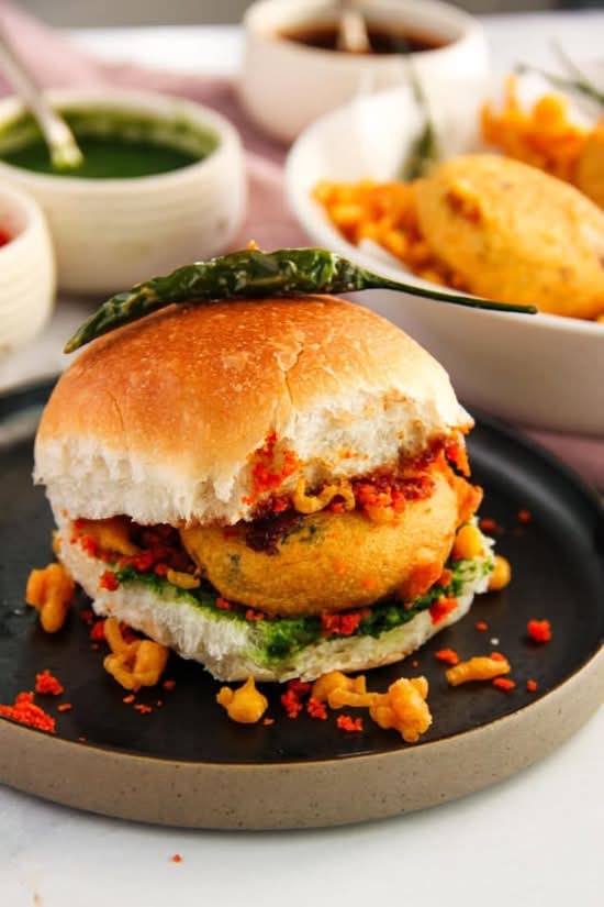 Bombay Vada Pav (2 pcs)