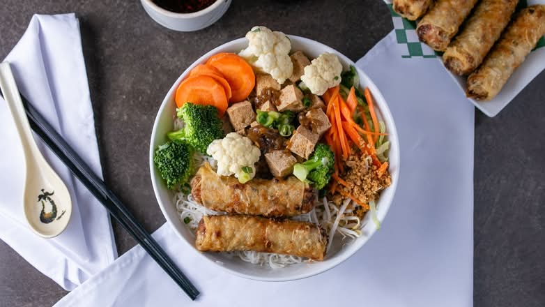 V4 .Sitr-Fried Tofu And Vegetable Noodle Bowl And 2 Vegie Spring Rolls