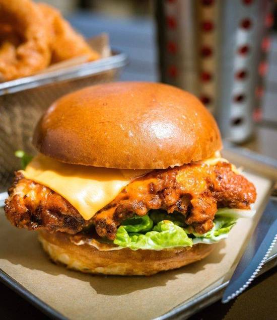 CHICKEN BURGER