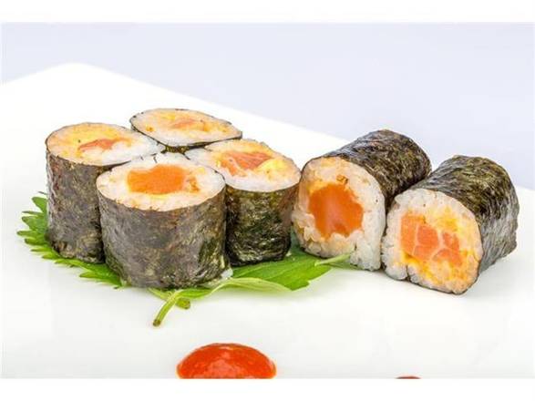 D03 spicy salmon roll