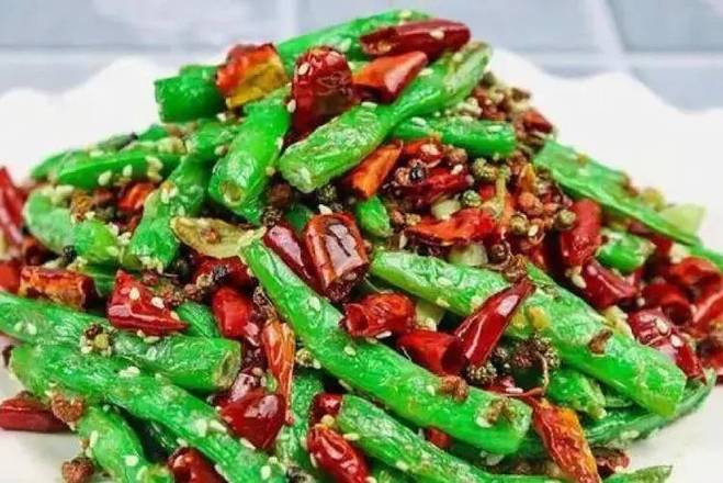 Dry-Fried Green Beans with Minced Pork and Preserved Vegetables（ 干煸四季豆）