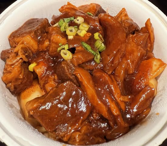 Beef Brisket & Tendon on Rice Roll Hot Pot