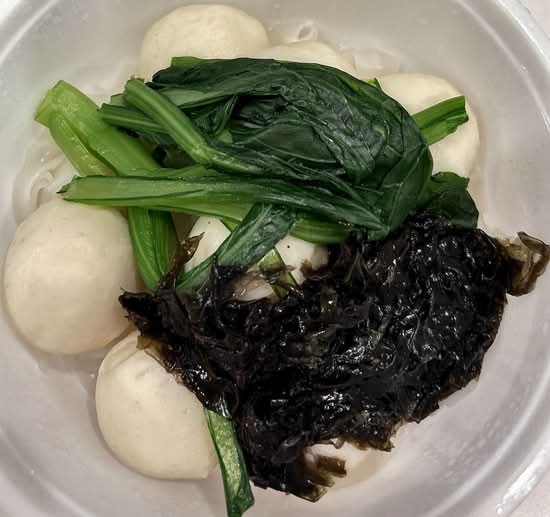 Fish Balls & Seaweed Noodle