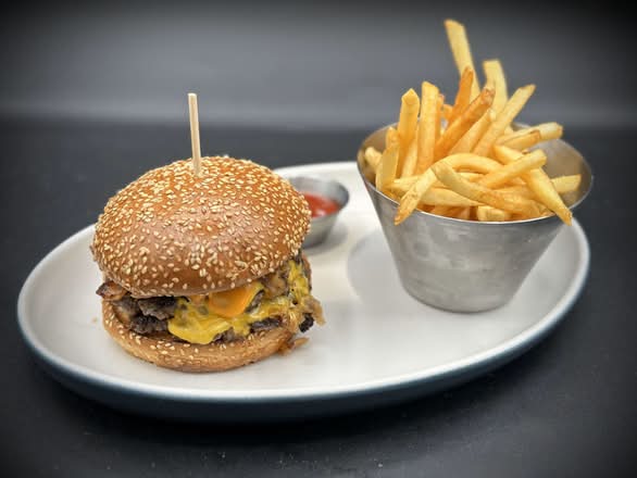 Trophy Burger