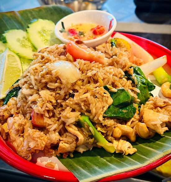 32. Khao Pad Boran