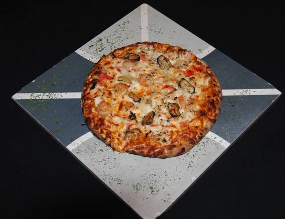 Pizza Fruit de Mer / Seafood Pizza