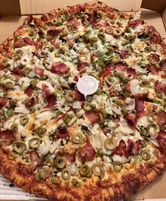 Pizza Deluxe/ Deluxe Pizza
