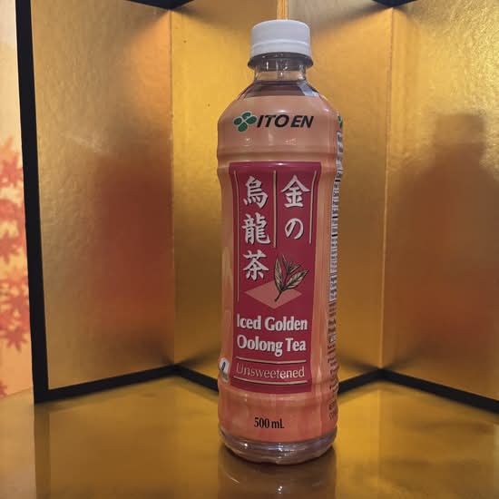 Cold bottled oolong tea (by Ito En) 500ml