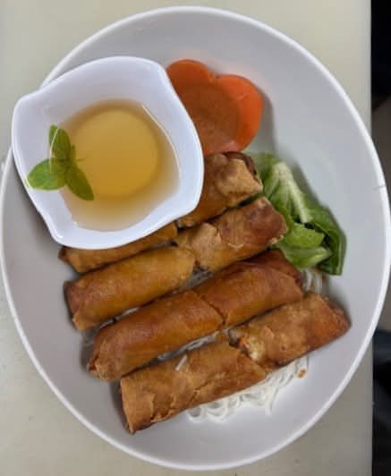 Imperial Rolls with Vermicelli / Rouleaux Impériaux Et Vermicelle / Bún Chả Giò