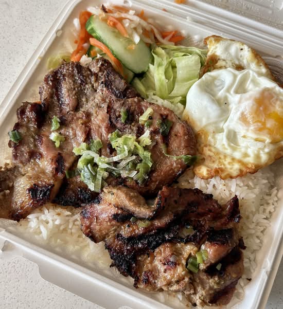 Grilled pork chop with egg (Cơm Sườn Nướng Xả Trứng Ốp La)