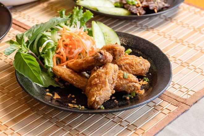 Fried chicken wings (Cánh Gà Chiên)