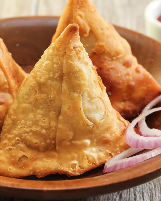 Veg Samosa 2(PCs)