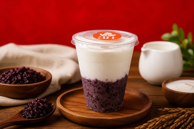 Vietnamese Yogurt With Purple Sticky Rice (Sữa chua nếp cẩm)