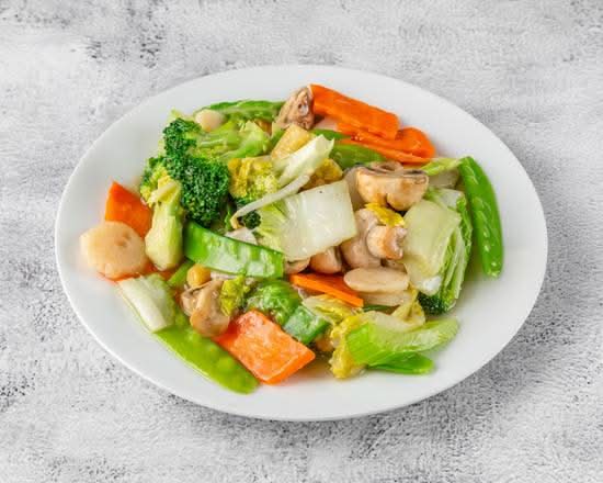 D11. Mixed Vegetable with Garlic Sauce