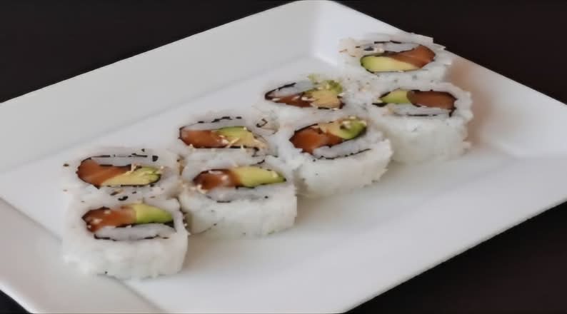 Salmon & Avocado Roll