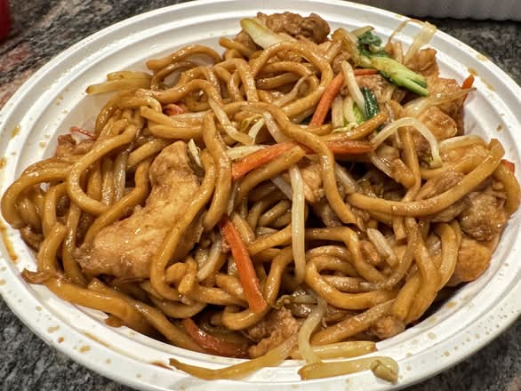 Chicken Lo Mein