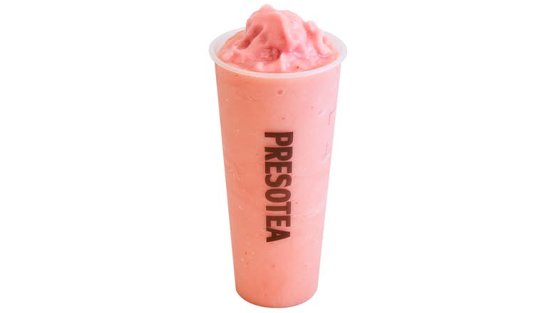 Fresh Strawberry Banana Slush / Frappé glacé fraise-banane