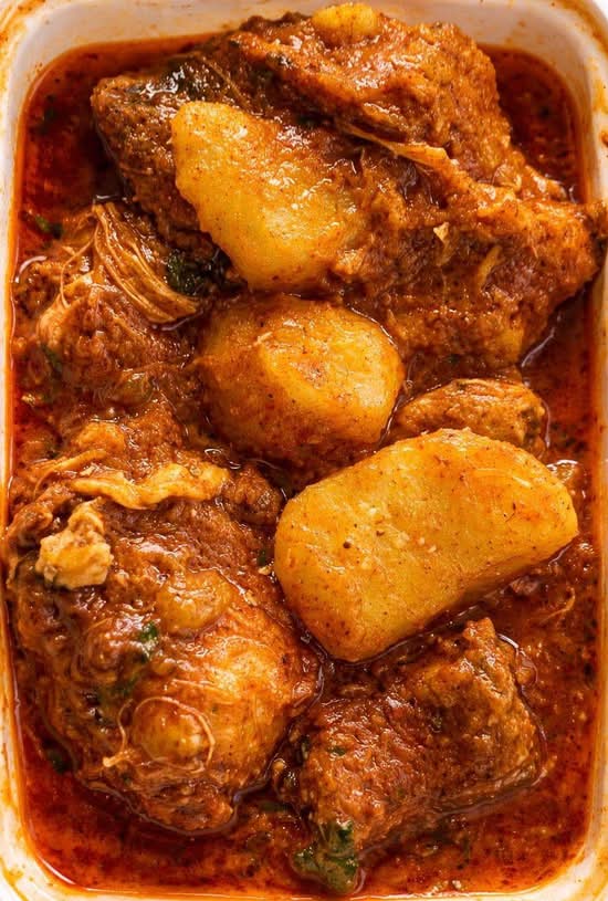 Chicken Curry (চিকেন কারি)