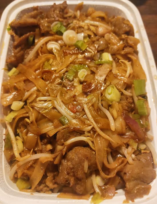 Thai Style Stir Fried Noodle