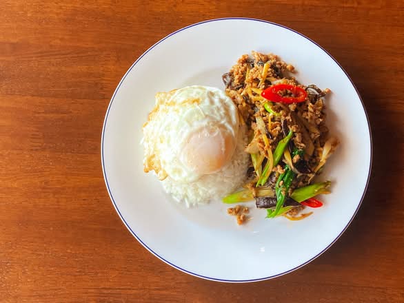 Pad Khing with Fried Egg