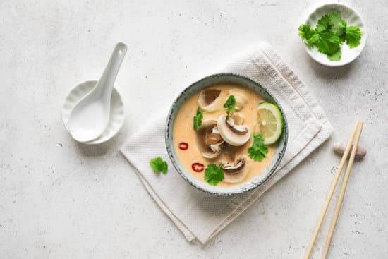 Tom Kha Soup (Coconut Soup) - large