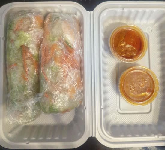 A8. Fresh Rolls (2 Pcs)