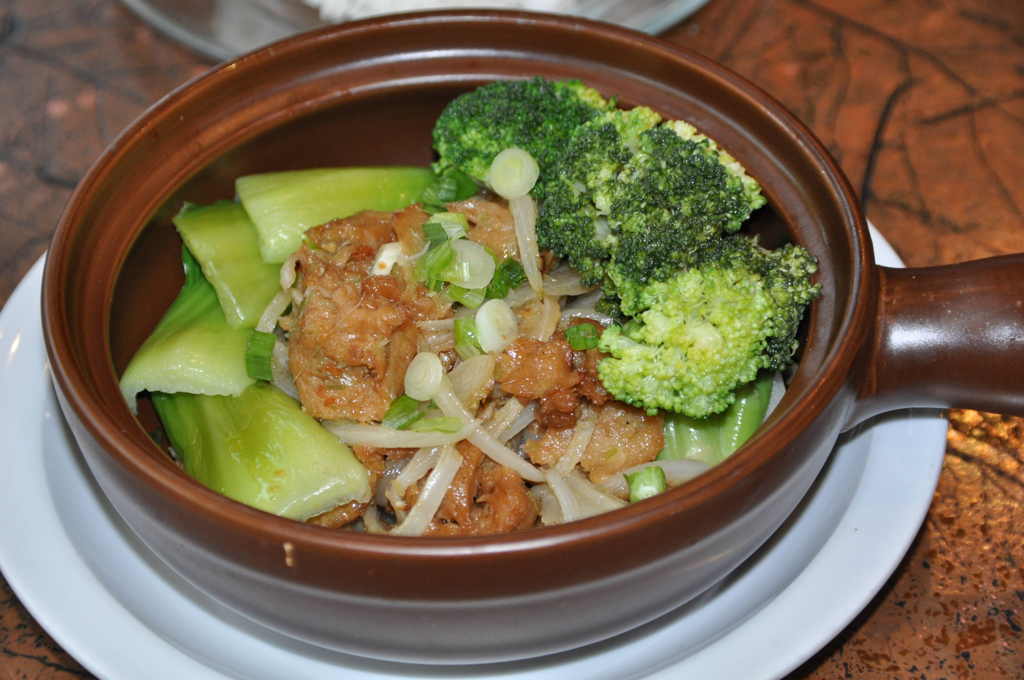 Vegan Lemongrass Chicken with Five spice sauce – Ga chay Xao Xa Ngu vi Huong