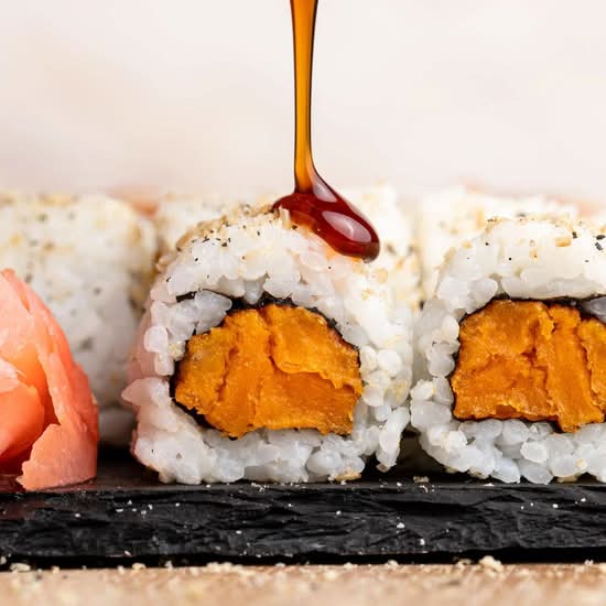Sweet Potato Tempura Roll (6 pcs)