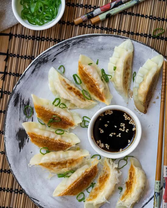 Vegetable Gyoza (5 pcs)