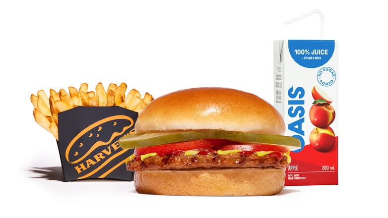Jr. Burger Kids Meal 570-790 cals
