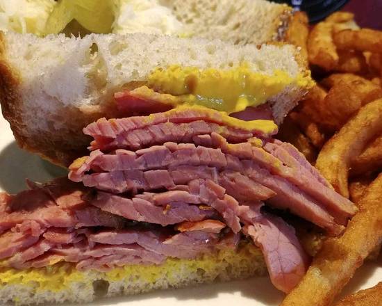 Assiette à la viande fumée montréal / Montreal Smoked Meat Plate
