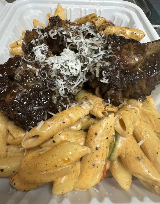 Signature braised Oxtail rose pasta