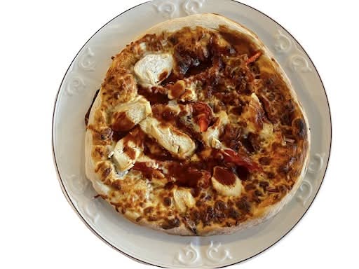 PIZZA POULET BBQ / BBQ Chicken Pizza