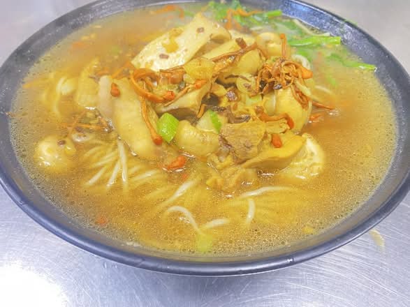 Mushroom&Chicken Rice Noodles Soup