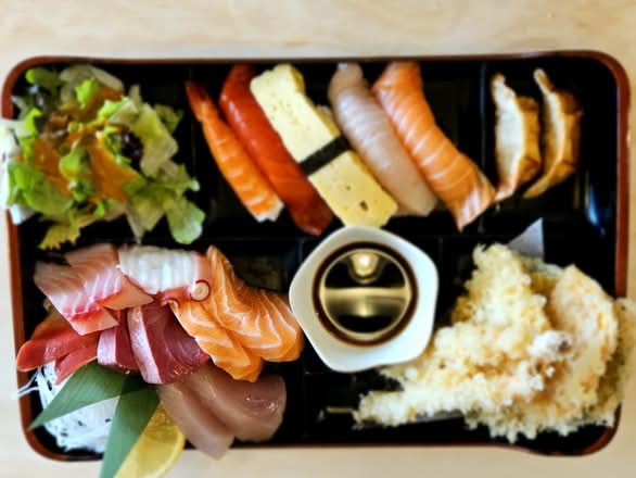 Sushi & Sashimi Bento